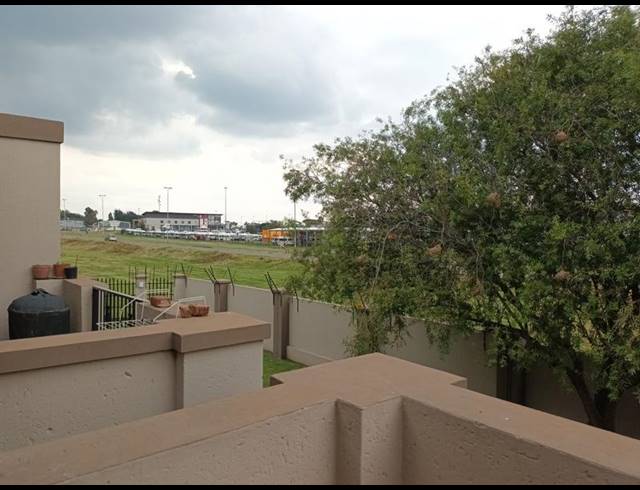 2 BEDROOM PROPERTY TO RENT IN JANSEN PARK